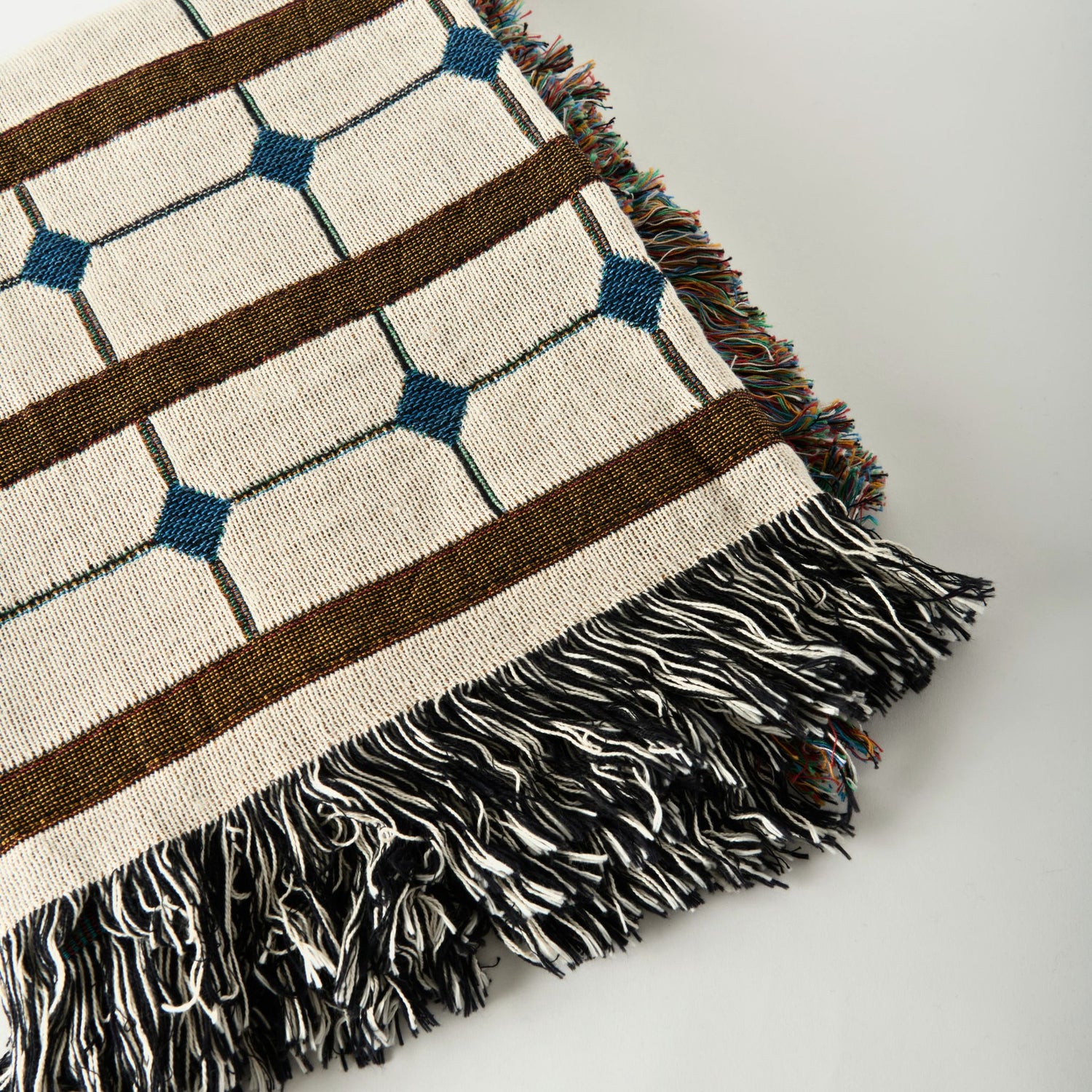 Lisboa Throw Blanket